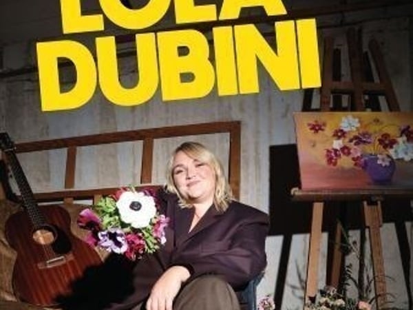Comedy Club Pays Basque Gold