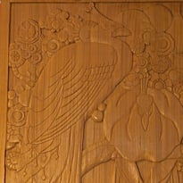 Visite de l'atelier d'une sculptrice sur bois
