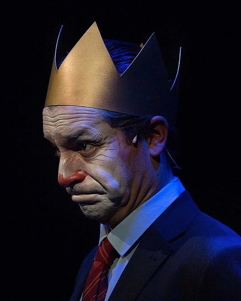 La Vie et la Mort de Jacques Chirac, Roi des Français