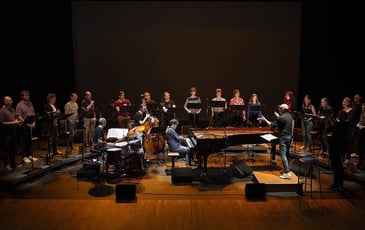 Chœur de chambre Les Éléments et Paul Lay Trio : Waves of Light