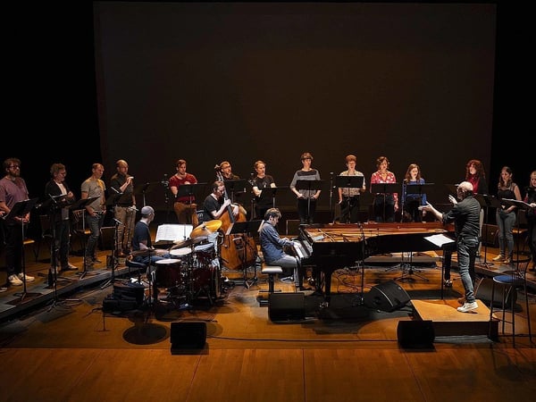 Chœur de chambre Les Éléments et Paul Lay Trio : Waves of Light