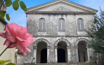 Découverte d'un temple et visite de l'exposition "Église verte"