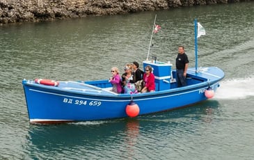 Promenade en « bateaux en bois » par l'association Egurrezkoa
