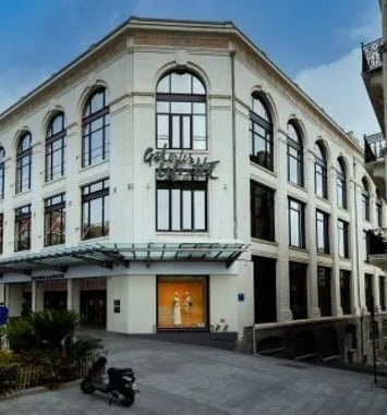 Visite guidée des Galeries Lafayette de Biarritz