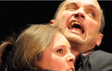 Théâtre : Un fil à la patte